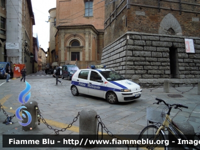 Fiat Punto II serie
Polizia Municipale
Comune di Bologna
Festa delle Forze Armate 2012
Parole chiave: Fiat Punto_IIserie Festa_Forze_Armate_2012