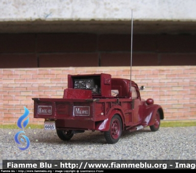 Fiat 1100 BLR
Fiat 1100 BLR Camionetta-Carro Radio
Polizia di Stato
(Ragg. Celere Milano - 1951)
Parole chiave: fiat 1100 blr
