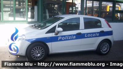 Fiat Grande Punto
Polizia Municipale Capri (NA)
POLIZIA LOCALE YA 444 AB
Parole chiave: Fiat Grande_Punto POLIZIALOCALEYA444AB