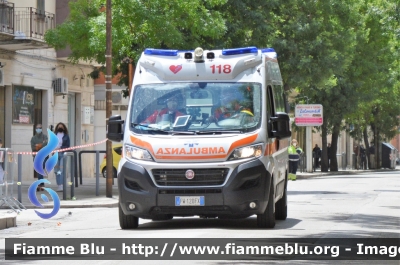 Fiat Ducato X290
Sanitaservice ASL Foggia
Servizio Emergenza Urgenza 118
allestimento MAF
Parole chiave: Fiat Ducato X290_ambulanza