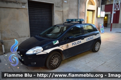 Fiat Grande Punto
Polizia Locale
Comune di San Vito dei Normanni (Br)
POLIZIA LOCALE YA230AK
Parole chiave: Fiat Grande Punto_POLIZIALOCALEYA230AK
