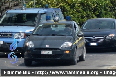 Fiat Punto VI serie
Guardia di Finanza
GdiF 329 BM
Parole chiave: Fiat Punto_VI serie_GdiF329BM