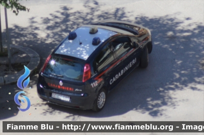 Fiat Grande Punto
Carabinieri
CC CS 689
Parole chiave: Fiat Grande Punto_CCCS689
