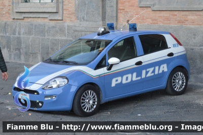 Fiat Punto VI serie
Polizia di Stato
Allestimento NCT
Decorazione Grafica Artlantis
POLIZIA N5500
Parole chiave: Fiat Punto_VI serie_POLIZIAN5500