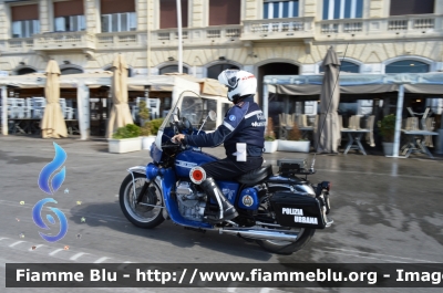 Moto Guzzi 850 GT
Polizia Municipale
Comune di Napoli
veicolo storico
Parole chiave: Moto Guzzi 850 GT