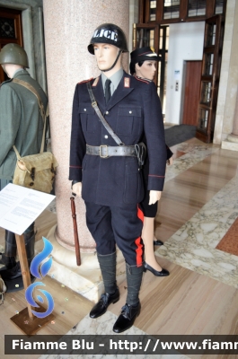 Uniforme
Reali Carabinieri 
Servizio di Istituto Interalleato mod. 1943
Maresciallo
Parole chiave: Uniforme
