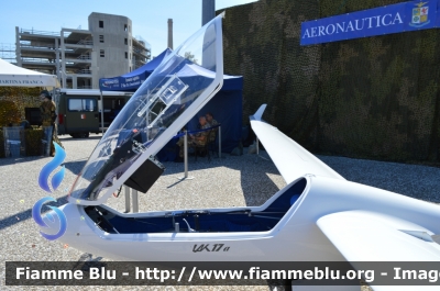 Sportinė Aviacija LAK-17A
Aeronautica Militare Italiana
60° Stormo
In esposizione alla Fiera del Levante di Bari
Parole chiave: Sportinė Aviacija_LAK-17A_aliante