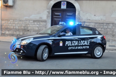 Alfa Romeo Nuova Giulietta restyle
Polizia Locale Molfetta
POLIZIA LOCALE YA 552 AH
allestimento DMC Custom Tailored
Parole chiave: Alfa_Romeo Nuova Giulietta_restyle_POLIZIALOCALEYA552AH