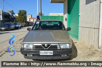 Alfa Romeo 75 II serie
Polizia di Stato
POLIZIA 79258
targa di copertura Roma 99716W
Club Alfisti in Pattuglia
Parole chiave: Alfa-Romeo 75 _II serie_POLIZIA79258