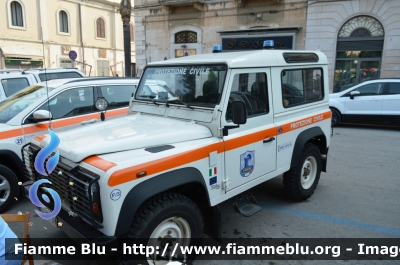Land Rover Defender 90
Associazione Volontari Marconi Emergenza Radio 
Spinazzola (BT)
Parole chiave: Land Rover Defender 90