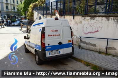 Fiat Doblò II serie
Polizia Municipale
Comune di Napoli
POLIZIA LOCALE YA 370 AC
Parole chiave: Fiat Doblò_II serie_POLIZIALOCALEYA370AC