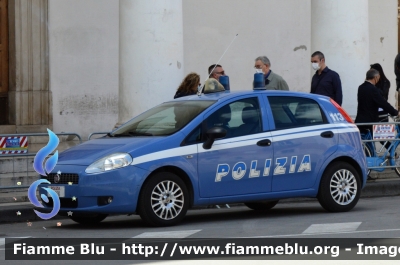 Fiat Grande Punto
Polizia di Stato
POLIZIA H1866
Parole chiave: Fiat Grande Punto_POLIZIAH1866