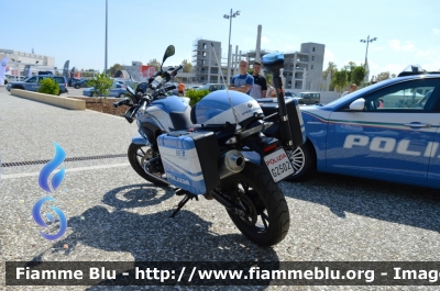 BMW F 700 GS
Polizia di Stato
Squadra Volante
Questura di Bari
POLIZIA G2502
Parole chiave: BMW F 700 GS_POLIZIAG2502