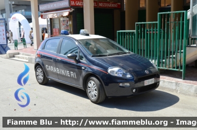 Fiat Punto VI serie
Carabinieri
CC DI 697
Parole chiave: Fiat_Punto VI serie_CC DI 697
