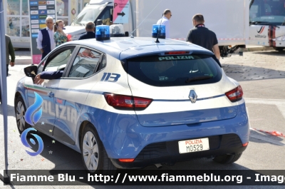 Renault Clio IV serie
Polizia di Stato
Allestita Focaccia
Decorazione grafica Artlantis
POLIZIA M0529
Parole chiave: Renault Clio_IVserie POLIZIAM0529