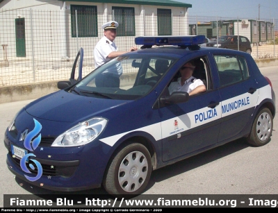 Renault Clio III serie
Polizia Municipale Molfetta
Parole chiave: Renault Clio_IIIserie PM_Molfetta