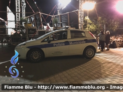 Fiat Grande Punto
Polizia Municipale Motta San Giovanni (RC)
Parole chiave: Fiat Grande_Punto