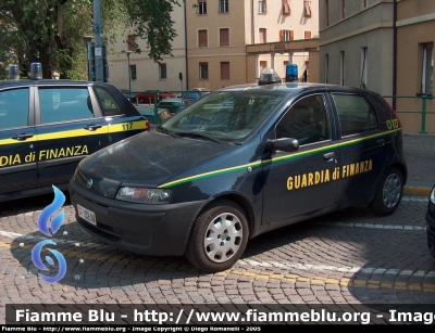 Fiat Punto II serie
Guardia di Finanza
GdiF 132 AW
Parole chiave: Fiat Punto_IIserie GdiF132AW