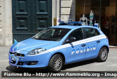 Fiat Nuova Bravo
Polizia di Stato
 Squadra Volante
 POLIZIA H6851
Parole chiave: Fiat Nuova_Bravo POLIZIAH6851