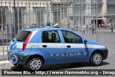 Fiat Punto II serie 
Polizia di Stato
 Polizia E8989
