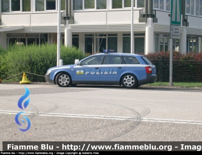 Audi A4 Avant III serie
Polizia di Stato
Polizia Stradale in servizio sulla A22 Modena-Brennero
Parole chiave: Audi A4_Avant_IIIserie Polizia