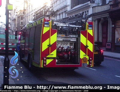 Mercedes-Benz Atego II serie
Great Britain - Gran Bretagna
London Fire Brigade
Parole chiave: Mercedes-Benz Atego_IIserie London_Fire_Brigade
