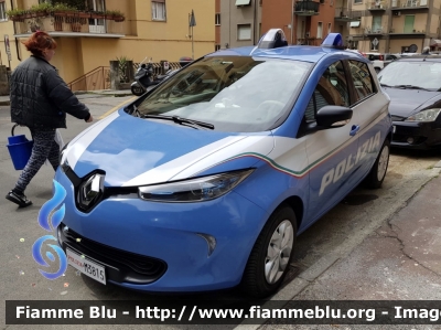 Renault Zoe
Polizia di Stato
Esemplare unico in dotazione alla Questura di La Spezia 
Allestimento Focaccia 
Decorazione Grafica Artlantis
POLIZIA M3815
Parole chiave: Renault Zoe POLIZIAM3815