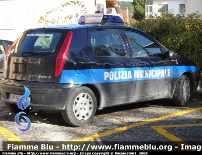 Fiat Punto II Serie 
Polizia Municipale Nocera Umbra
Parole chiave: Fiat Punto_IISerie Polizia Municipale Nocera Umbra