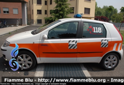 Fiat Punto III Serie
118 Piacenza Soccorso
Azienda USL di Piacenza
Automedica "PC0248"
Parole chiave: Fiat_Punto_III_Serie_118_Piacenza