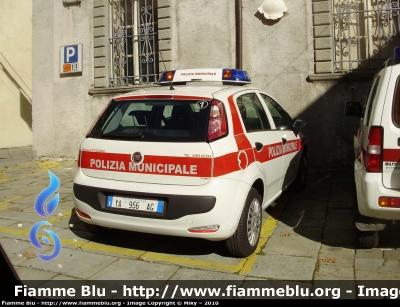 Fiat Punto Evo
Polizia Municipale Fivizzano
Allestimento Ciabilli
Automezzo 01
POLIZIA LOCALE YA 956 AG
Parole chiave: Fiat Punto_Evo PoliziaLocaleYA956AG