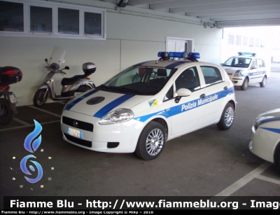 Fiat Grande Punto
Polizia Municipale Parma
Sigla Veicolo: 48
Allestimento Bertazzoni
POLIZIA LOCALE YA 642 AD
Parole chiave: Fiat Grande_Punto PoliziaLocaleYA642AD
