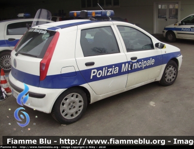 Fiat Punto II Serie
Polizia Municipale Parma
Sigla Veicolo: 30
Allestimento Bertazzoni

Parole chiave: Fiat Punto_IISerie