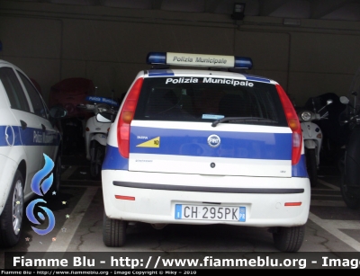 Fiat Punto III Serie
Polizia Municipale Parma
Sigla Veicolo: 10
Allestimento Bertazzoni
Parole chiave: Fiat Punto_IIISerie