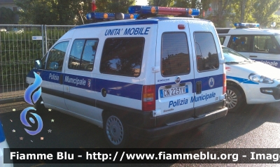Fiat Scudo III serie
Polizia Municipale di Piacenza
Ufficio Mobile
Sezione Infortunistica
Allestimento Bertazzoni
Parole chiave: Fiat Scudo_IIIserie