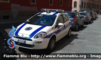 Fiat Punto VI Serie
Polizia Municipale 
Unione Terre Verdiane
Distretto di Fidenza - Salsomaggiore Terme (PR)
Auto n° 03
POLIZIA LOCALE YA 421 AH
