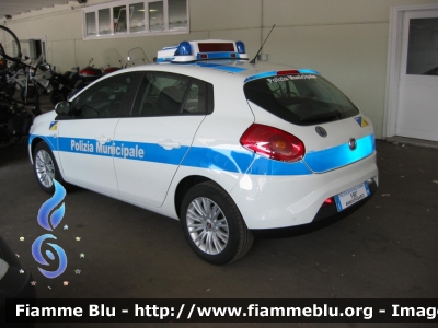 Fiat Nuova Bravo
Polizia Municipale di Parma
Auto n° 18
Dotata di sistema E.V.A.
Allestimento Ciabilli

Parole chiave: Fiat Nuova_Bravo EVA Ciabilli