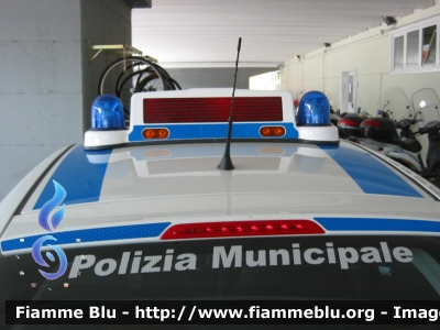 Fiat Nuova Bravo
Polizia Municipale di Parma
Auto n° 18
Dotata di sistema E.V.A.
Allestimento Ciabilli
Particolare del pannello posteriore
Parole chiave: Fiat Nuova_Bravo EVA Ciabilli