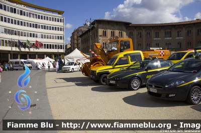 Giornate della Protezione Civile Pisa 2013
Esposizione dei mezzi
Parole chiave: Giornate_della_protezione_civile_2013