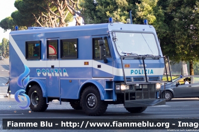Iveco EuroCargo 4x4 II serie
Polizia di Stato
I Reparto Mobile di Roma
POLIZIA F7777
Parole chiave: Iveco EuroCargo_4x4_IIserie POLIZIAF7777
