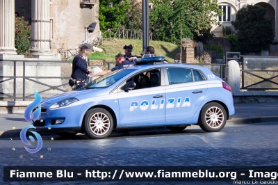 Fiat Nuova Bravo
Polizia di Stato
Squadra Volante
POLIZIA H8724
Parole chiave: Fiat Nuova_Bravo POLIZIAH8724 Festa_della_Republica_2015