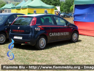 Fiat Grande Punto
Carabinieri
CC CN 257
Parole chiave: Fiat Grande_Punto CCCN257 protagonisti_della_sicurezza_2011