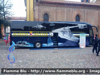 Irisbus Domino Hdh
Marina Militare Italiana
Centro Mobile Informativo
MM BK 932
Parole chiave: Irisbus Domino_Hdh Autobus MMBK932