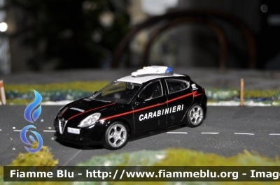 Alfa Romeo Nuova Giulietta
Carabinieri
Modello in scala
Parole chiave: Alfa-Romeo Nuova_Giulietta