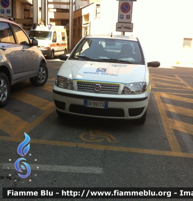 Fiat Punto III serie
Misericordia di Siena (SI)
Servizi Sociali
CODICE AUTOMEZZO: 82
Parole chiave: Fiat Punto_IIIserie