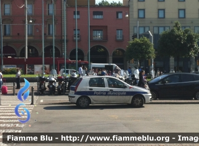 Fiat Punto II serie
Polizia Municipale
Bologna (BO)
CODICE AUTOMEZZO: 53
Parole chiave: Fiat Punto_IIserie
