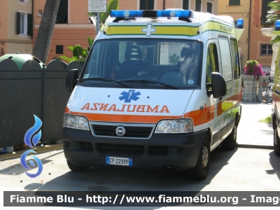 Fiat Ducato III serie
Pubblica Assistenza Croce Verde Sestri Levante (GE)
Ambulanza allestita Mariani Fratelli
Parole chiave: Fiat Ducato_IIIserie Ambulanza