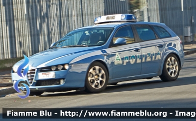 Alfa Romeo 159 Sportwagon
Polizia di Stato
Polizia Stradale in Servizio sulla Rete Autostradale ATIVA
POLIZIA H1969
Parole chiave: Alfa Romeo 159 Sportwagon Polizia di Stato Polizia Stradale ATIVA POLIZIA H1969