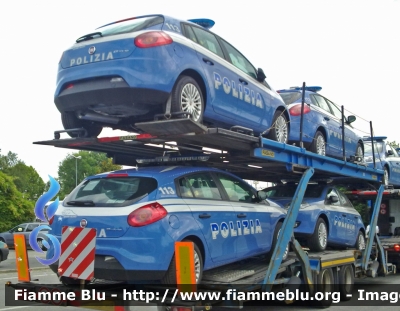 Fiat Nuova Bravo
Polizia di Stato
Squadra Volante
Esemplari in fase di consegna
Variante con cerchi da 16''
Parole chiave: Fiat Nuova_Bravo