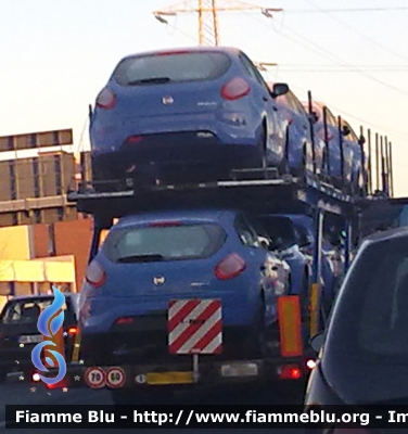 Fiat Nuova Bravo
Polizia di Stato
Squadra Volante
Autovetture in colori d'istituto ancora da allestire
Parole chiave: Fiat Nuova_Bravo