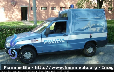 Fiat Fiorino II serie
Polizia di Stato
Polizia Ferroviaria
POLIZIA A9077
Parole chiave: Fiat Fiorino_IIserie POLIZIAA9077